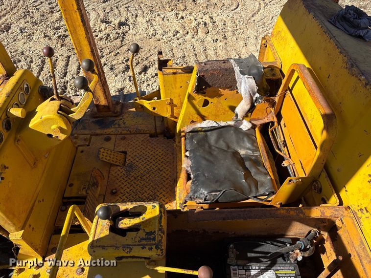image for item EA7158 Allie Chalmers HD-11 Crawler Dozer