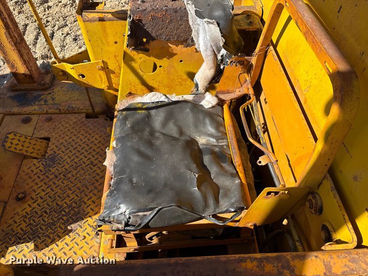 image for item EA7158 Allie Chalmers HD-11 Crawler Dozer