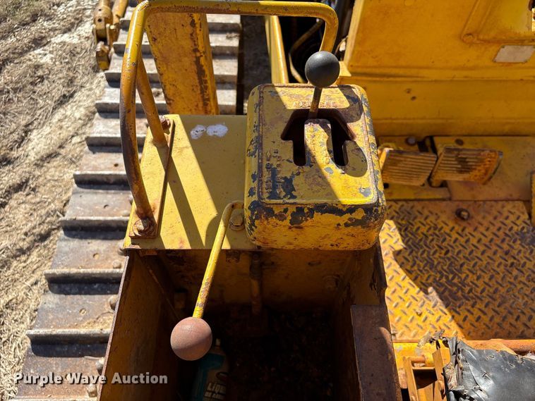 image for item EA7158 Allie Chalmers HD-11 Crawler Dozer