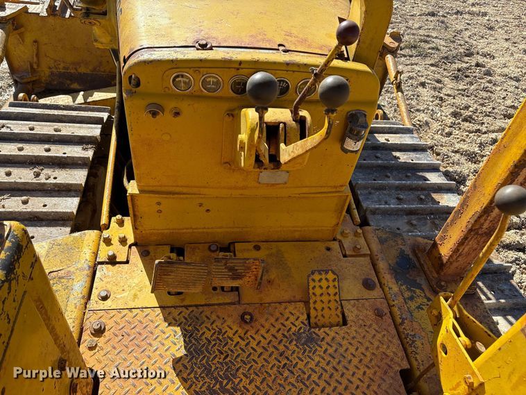 image for item EA7158 Allie Chalmers HD-11 Crawler Dozer