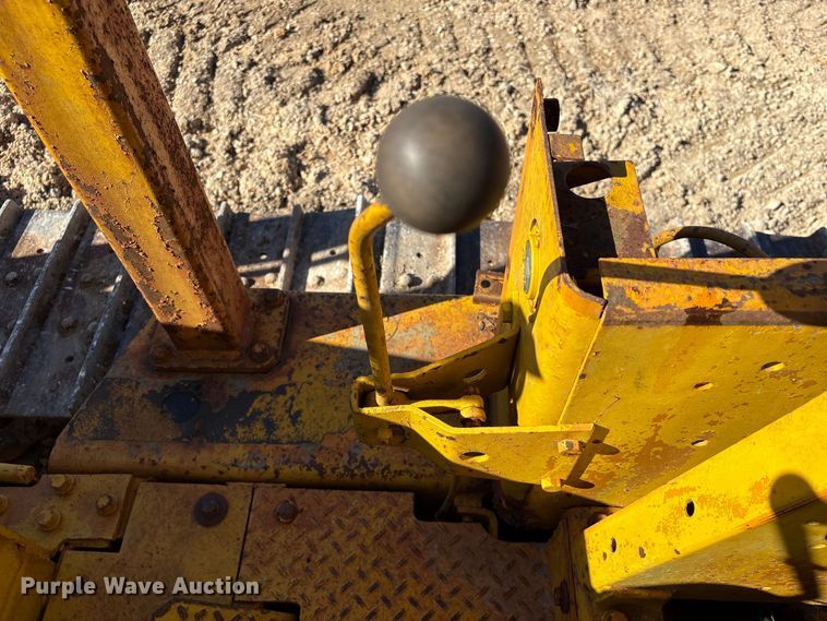 image for item EA7158 Allie Chalmers HD-11 Crawler Dozer