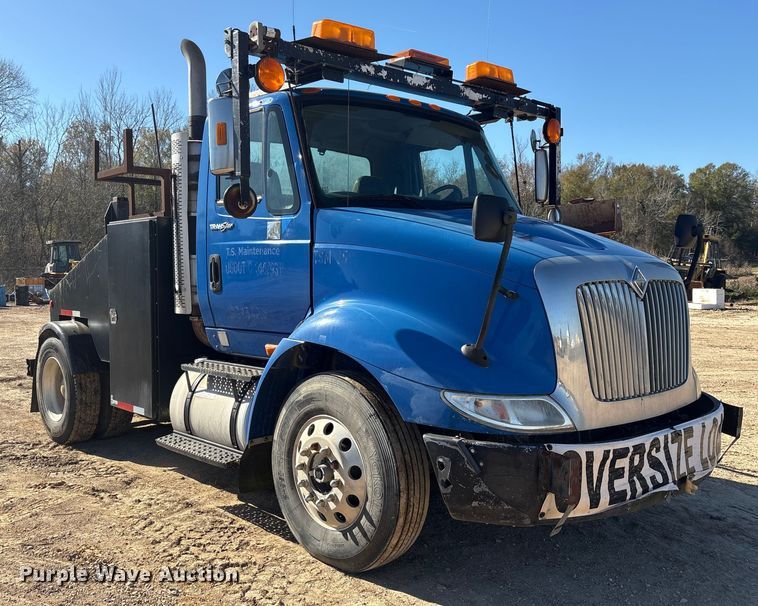 image for item EA7159 2009 International 8600 SBA semi truck