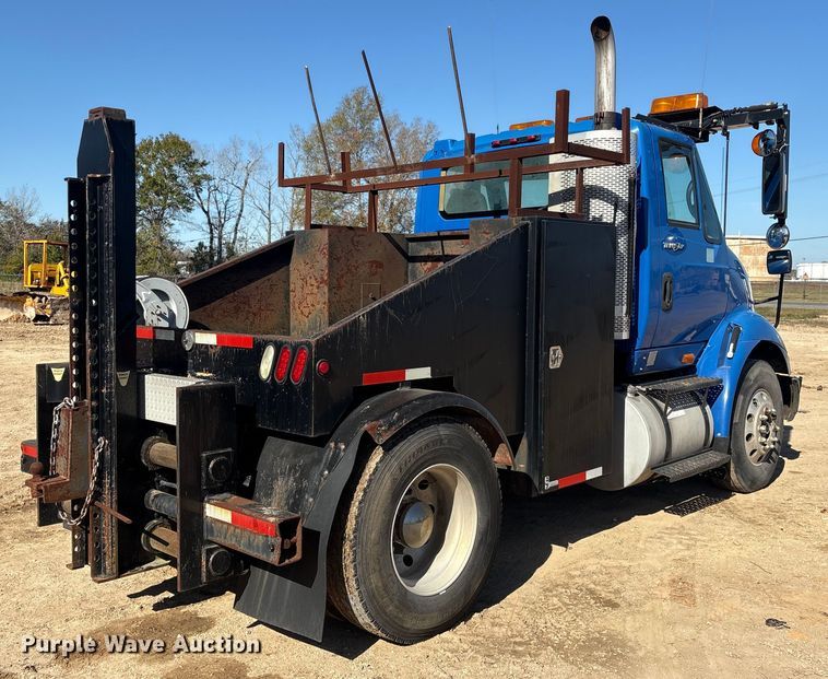 image for item EA7159 2009 International 8600 SBA semi truck