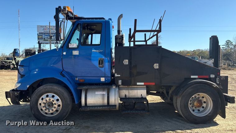 image for item EA7159 2009 International 8600 SBA semi truck