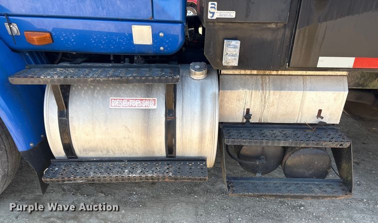 image for item EA7159 2009 International 8600 SBA semi truck