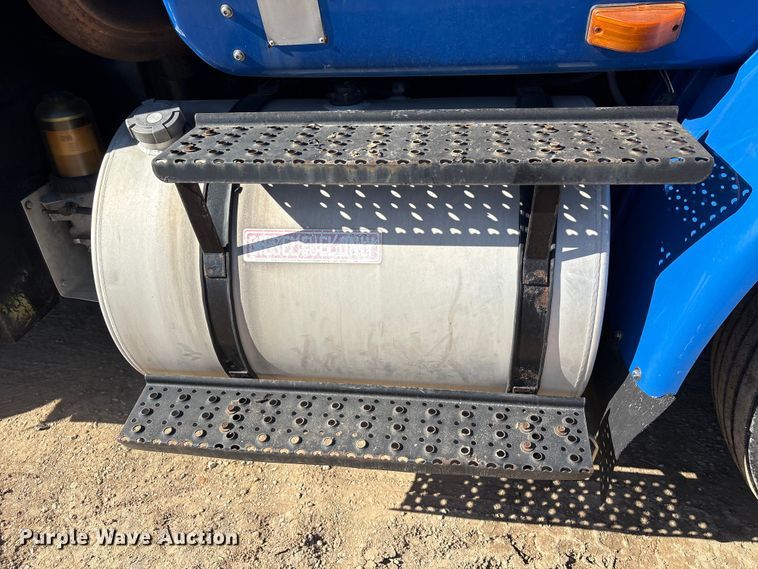 image for item EA7159 2009 International 8600 SBA semi truck