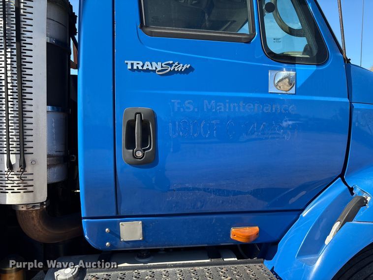 image for item EA7159 2009 International 8600 SBA semi truck