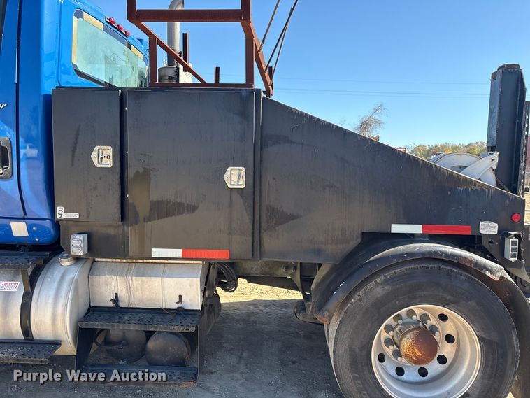 image for item EA7159 2009 International 8600 SBA semi truck