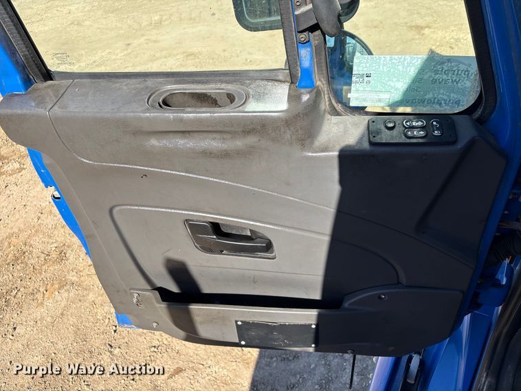 image for item EA7159 2009 International 8600 SBA semi truck