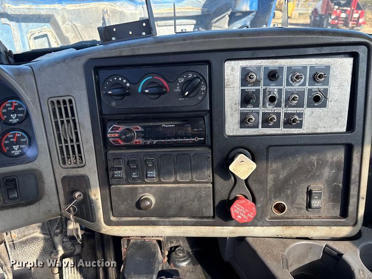 image for item EA7159 2009 International 8600 SBA semi truck