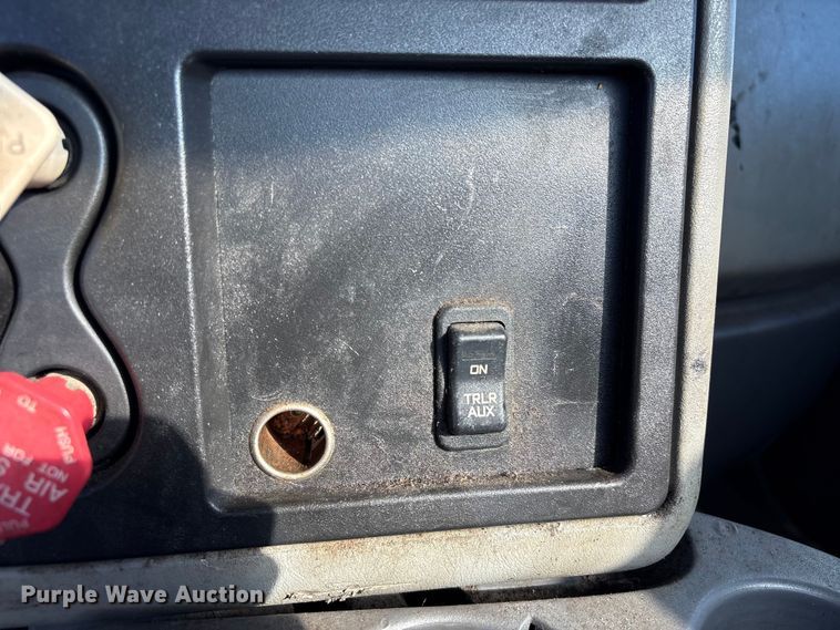 image for item EA7159 2009 International 8600 SBA semi truck