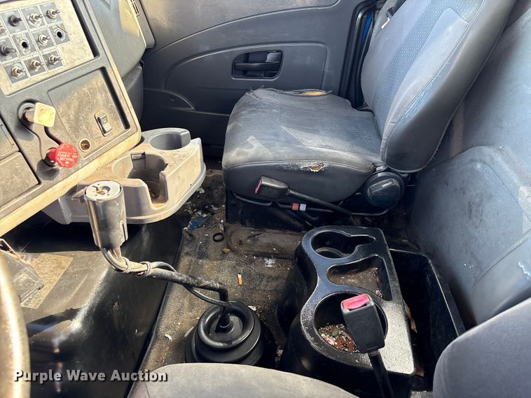 image for item EA7159 2009 International 8600 SBA semi truck