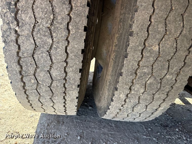 image for item EA7159 2009 International 8600 SBA semi truck