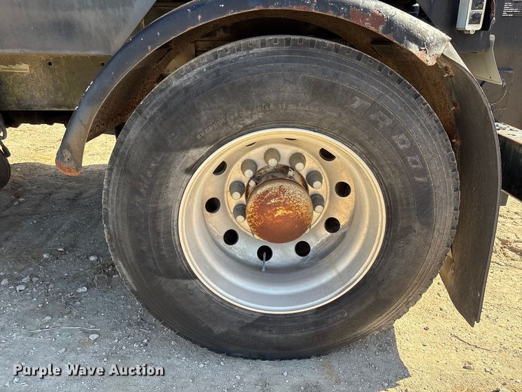 image for item EA7159 2009 International 8600 SBA semi truck