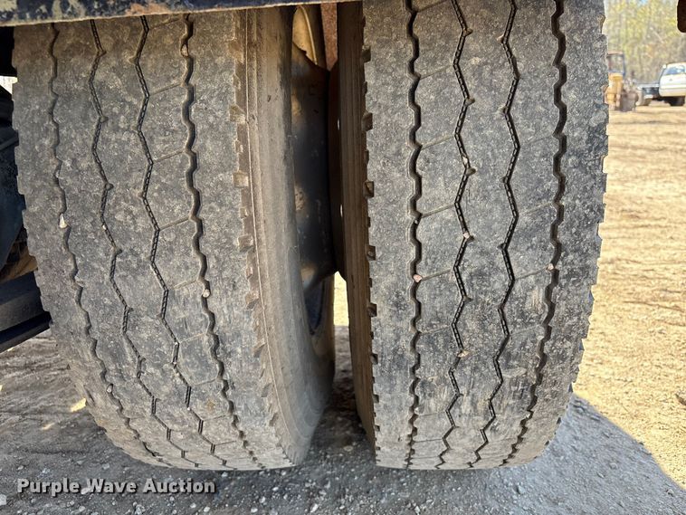 image for item EA7159 2009 International 8600 SBA semi truck