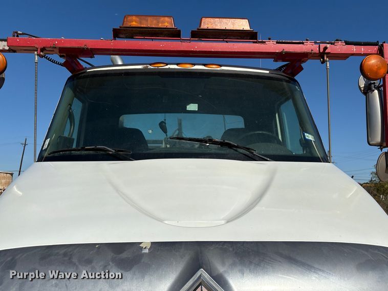 image for item EA7160 2006 International 8600 semi truck