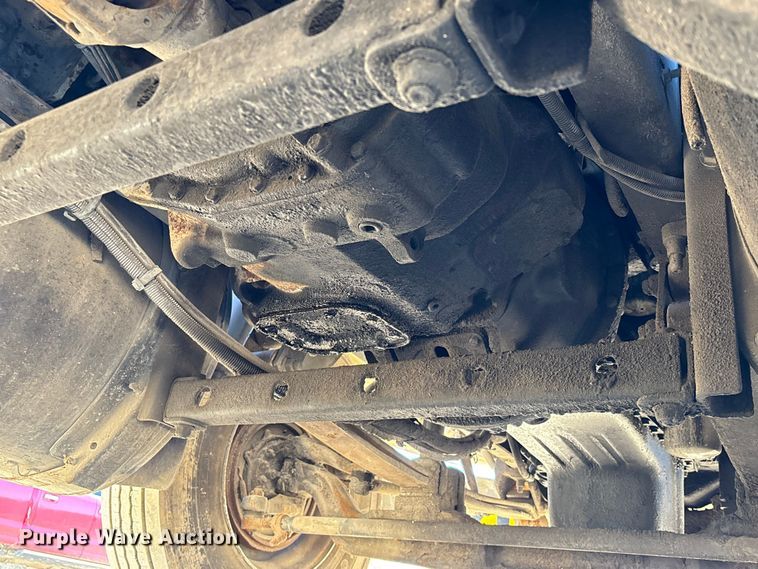 image for item EA7160 2006 International 8600 semi truck