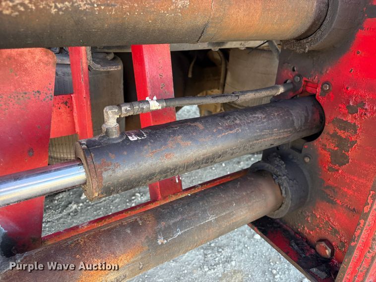 image for item EA7160 2006 International 8600 semi truck