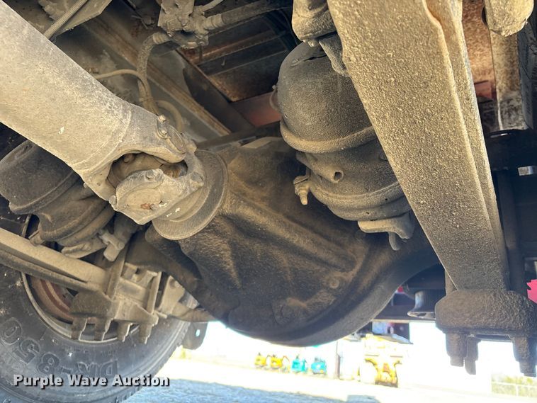 image for item EA7160 2006 International 8600 semi truck