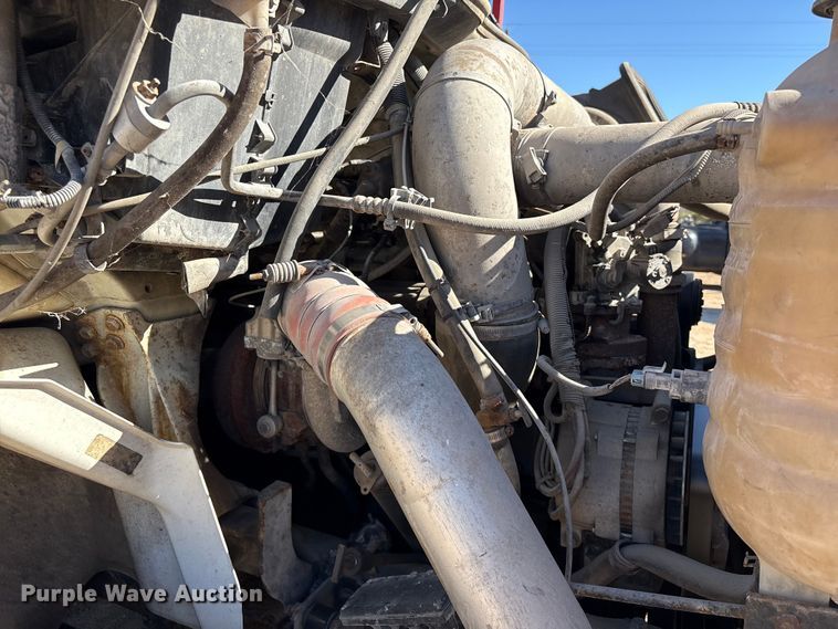 image for item EA7160 2006 International 8600 semi truck