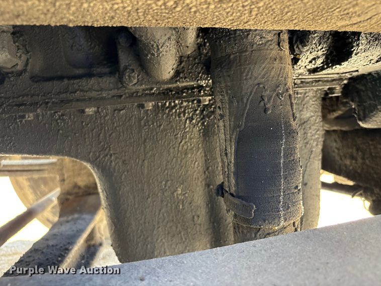 image for item EA7160 2006 International 8600 semi truck