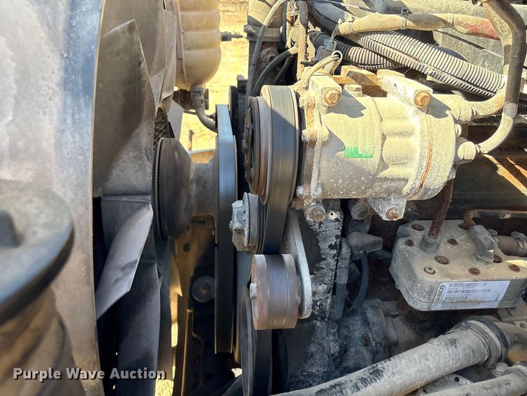 image for item EA7160 2006 International 8600 semi truck