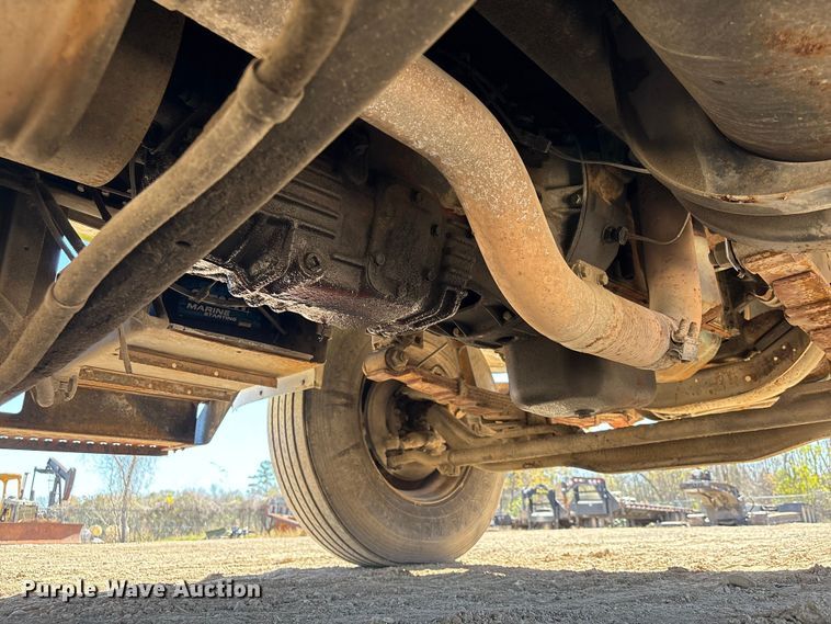 image for item EA7161 1995 International 4900 semi truck