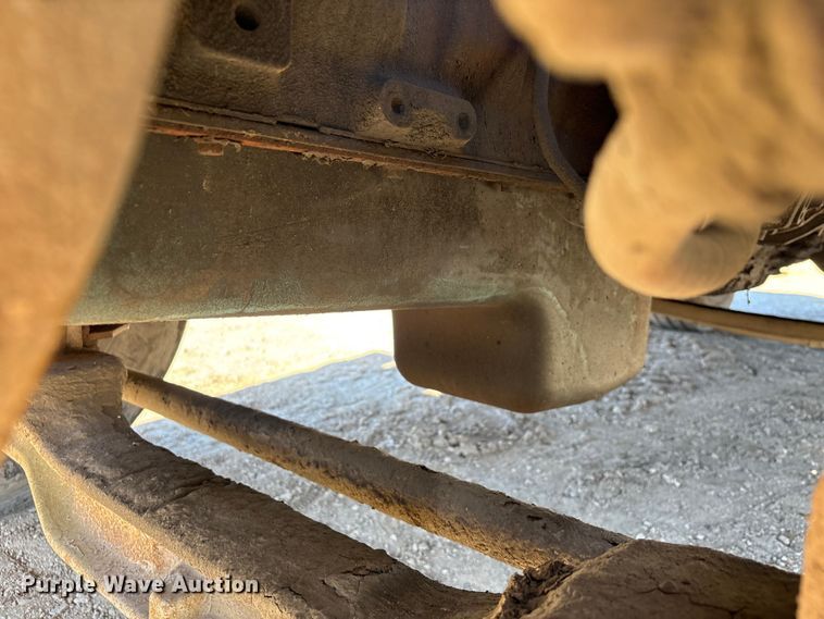 image for item EA7161 1995 International 4900 semi truck