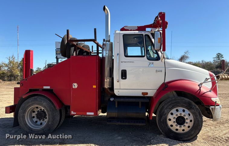 image for item EA7162 2007 International semi truck