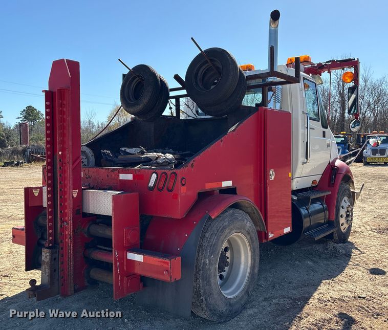 image for item EA7162 2007 International semi truck