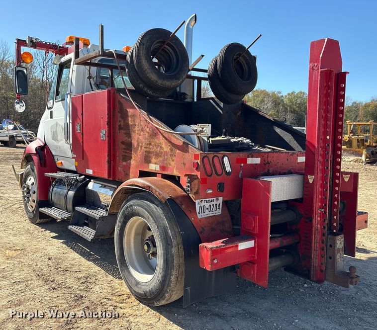 image for item EA7162 2007 International semi truck