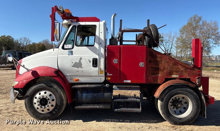 image for item EA7162 2007 International semi truck