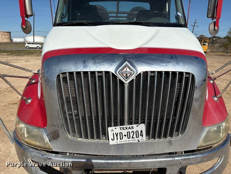 image for item EA7162 2007 International semi truck