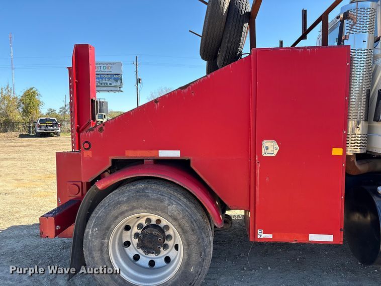 image for item EA7162 2007 International semi truck