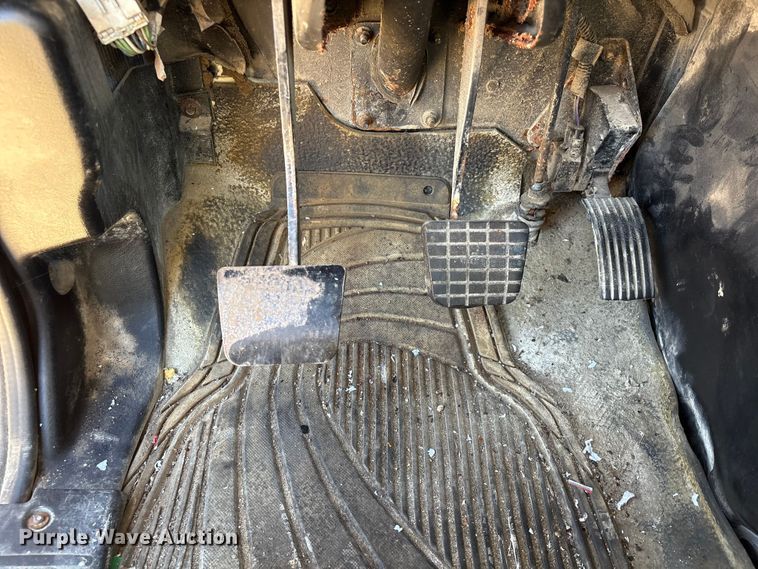 image for item EA7162 2007 International semi truck