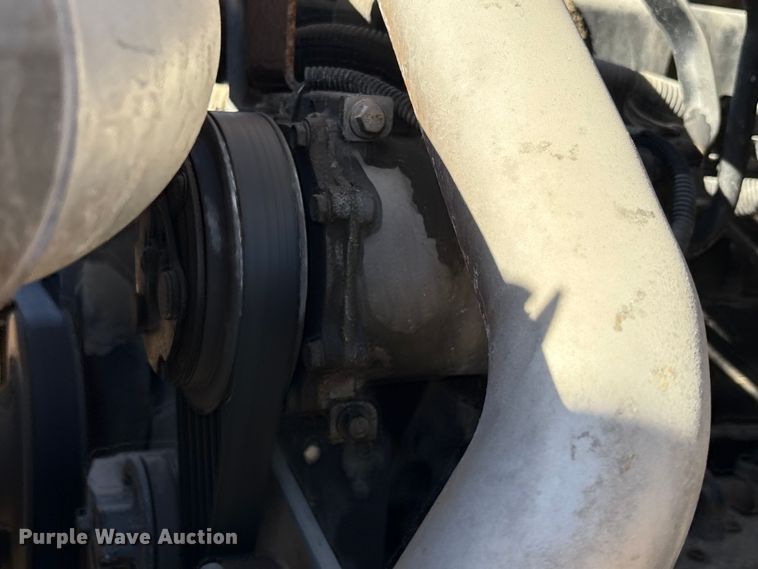 image for item EA7162 2007 International semi truck