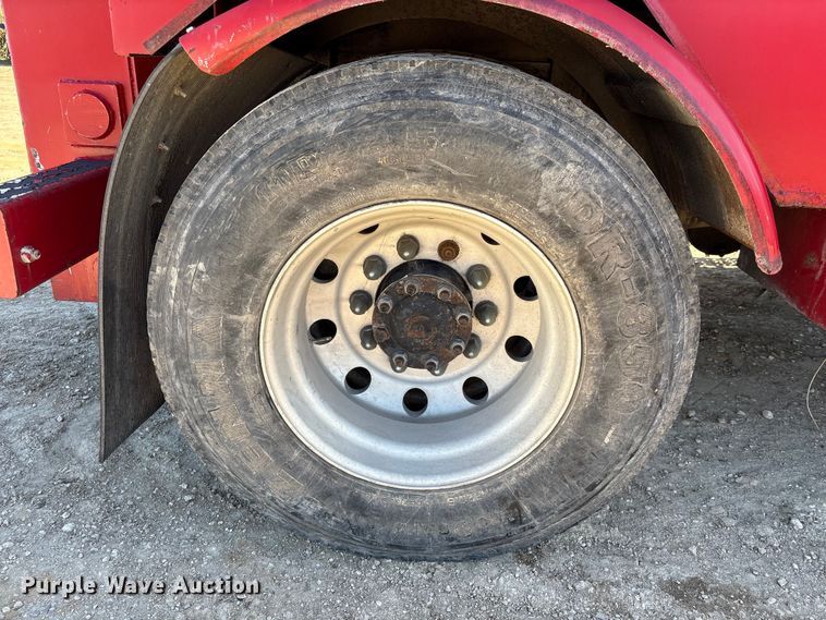 image for item EA7162 2007 International semi truck