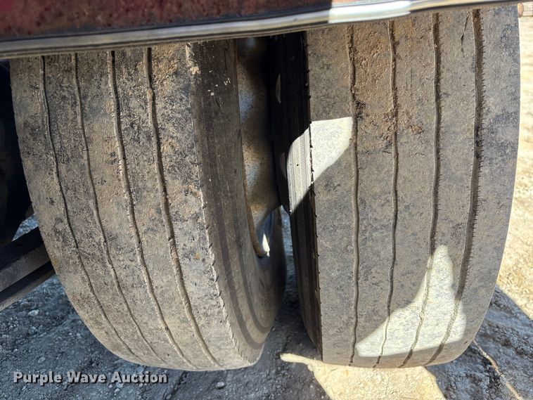 image for item EA7162 2007 International semi truck