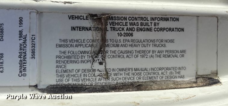 image for item EA7162 2007 International semi truck