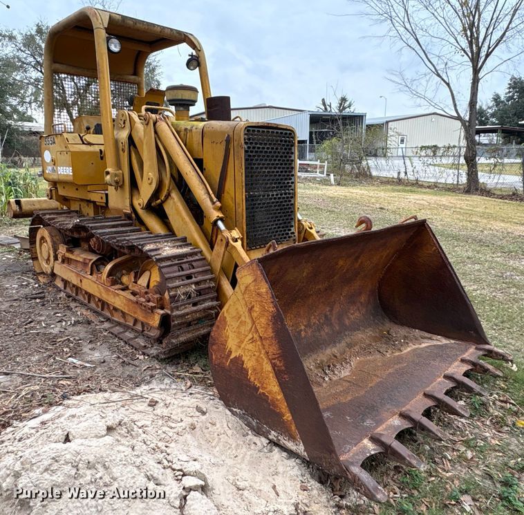 image for item EA7169 1984 John Deere 555A track loader