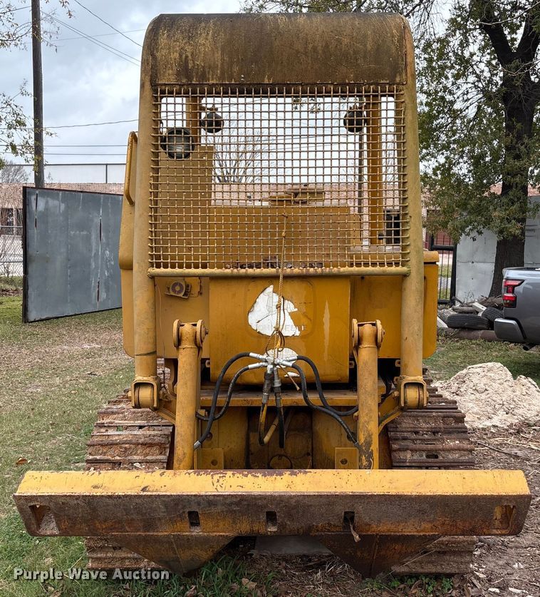 image for item EA7169 1984 John Deere 555A track loader