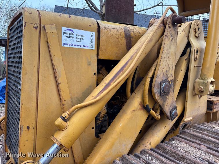 image for item EA7169 1984 John Deere 555A track loader