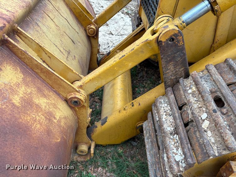 image for item EA7169 1984 John Deere 555A track loader