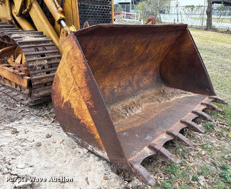 image for item EA7169 1984 John Deere 555A track loader