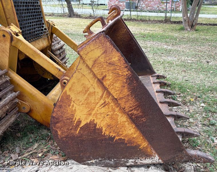 image for item EA7169 1984 John Deere 555A track loader