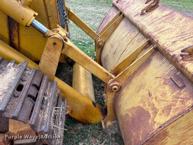 image for item EA7169 1984 John Deere 555A track loader