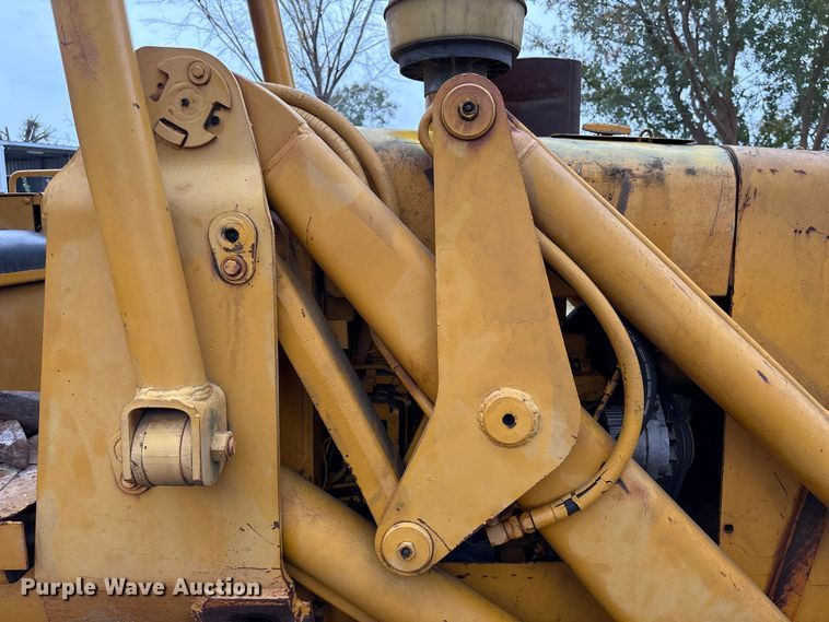 image for item EA7169 1984 John Deere 555A track loader