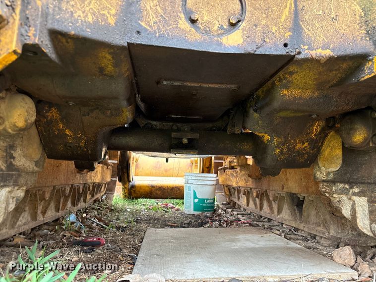 image for item EA7169 1984 John Deere 555A track loader