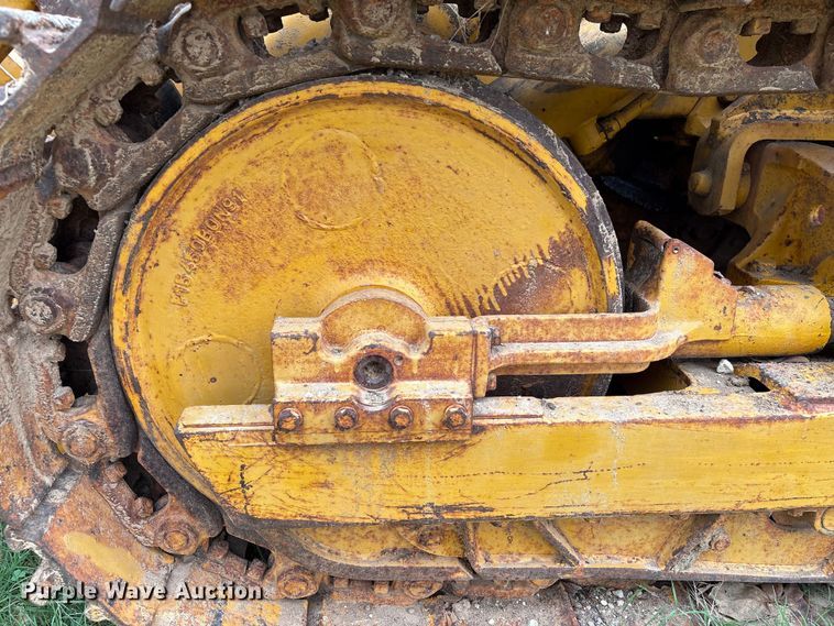 image for item EA7169 1984 John Deere 555A track loader