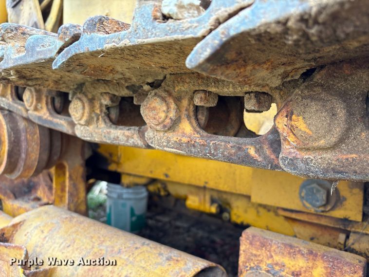 image for item EA7169 1984 John Deere 555A track loader